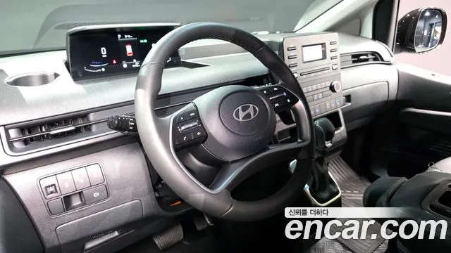 Hyundai Staria 2025 — фото 12