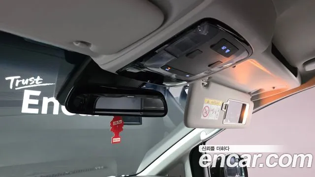 Hyundai Staria 2025 — фото 19