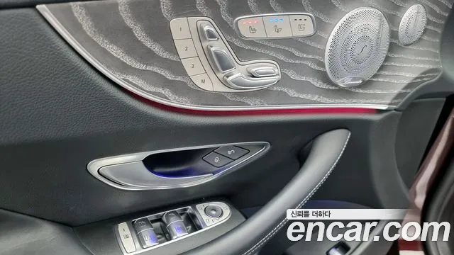 Mercedes-Benz E-Class 2021 — фото 14