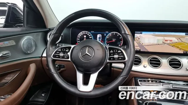 Mercedes-Benz E-Class 2020 — фото 13