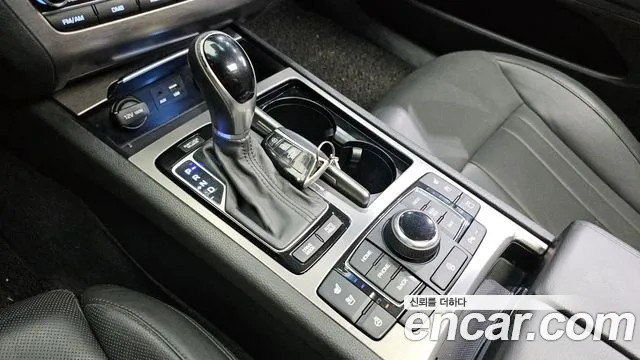 Hyundai Genesis 2016 — фото 9