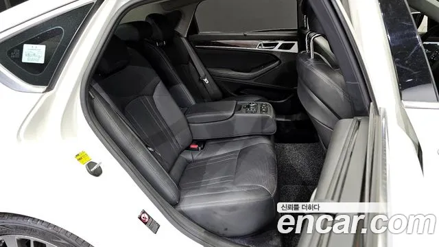 Hyundai Genesis 2016 — фото 12