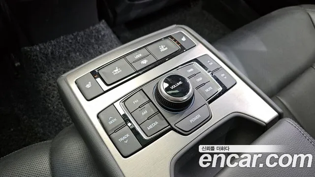 Hyundai Genesis 2016 — фото 19