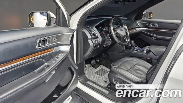 Ford Explorer 2016 — фото 11