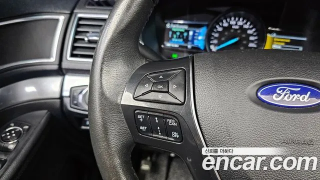 Ford Explorer 2016 — фото 14