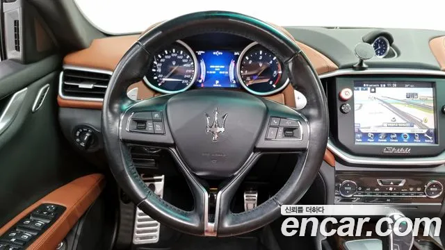 Maserati Ghibli 2016 — фото 13