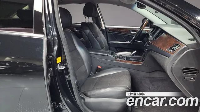 Hyundai Equus 2015 — фото 10