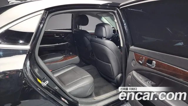 Hyundai Equus 2015 — фото 11
