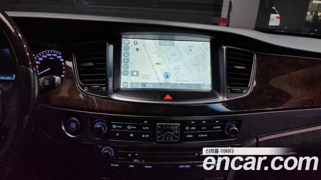 Hyundai Equus 2015 — фото 14