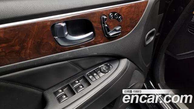 Hyundai Equus 2015 — фото 16