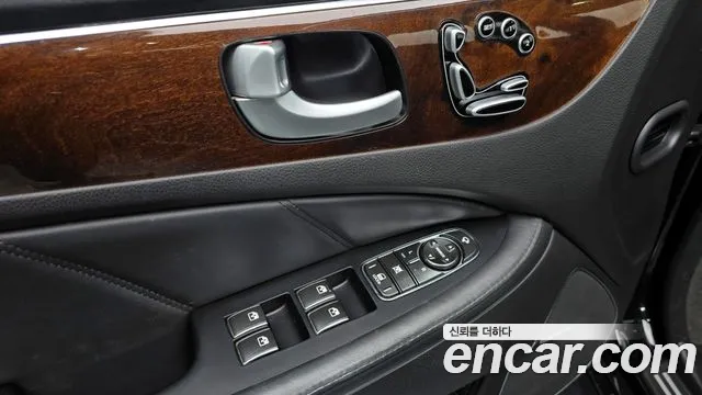 Hyundai Equus 2012 — фото 18