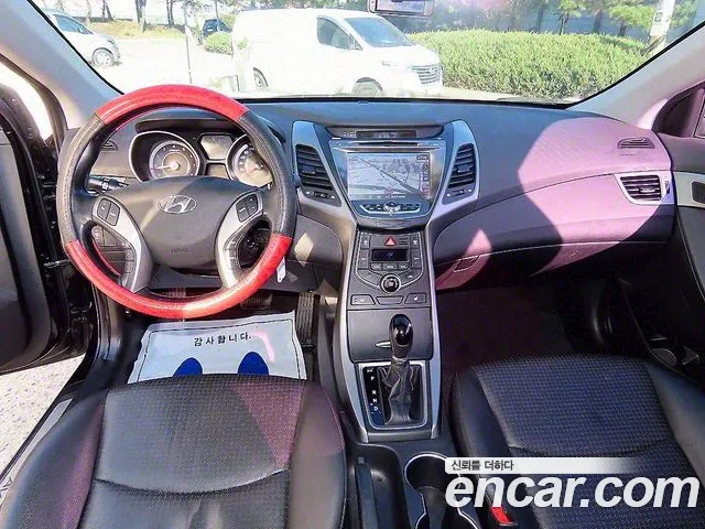 Hyundai AVANTE 2015 — фото 7