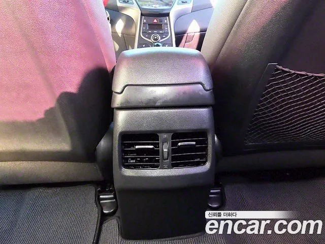Hyundai AVANTE 2015 — фото 17