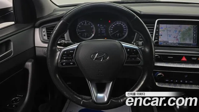 Hyundai Sonata 2018 — фото 16