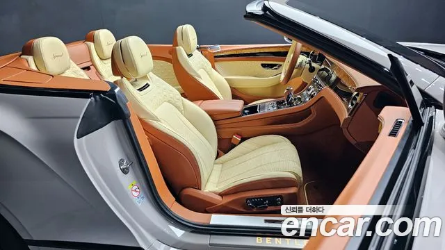 Bentley Continental 2022 — фото 10