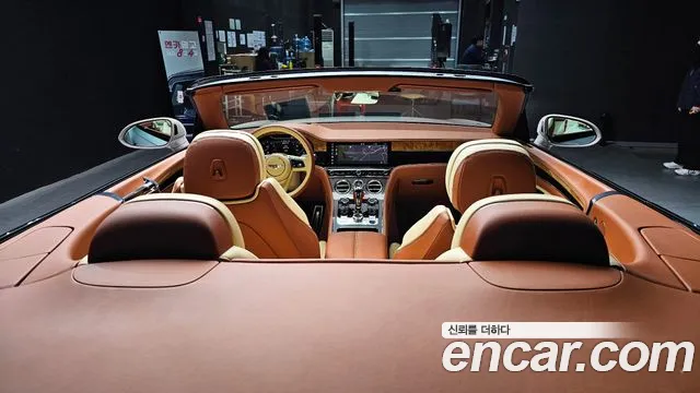 Bentley Continental 2022 — фото 19