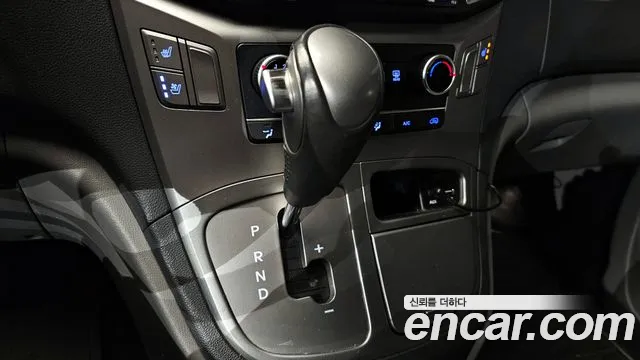 Hyundai Starex 2021 — фото 9
