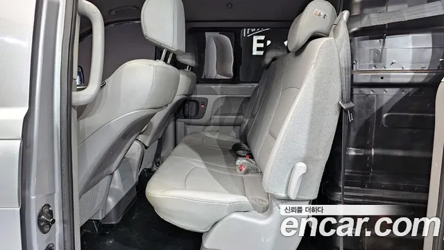 Hyundai Starex 2021 — фото 12