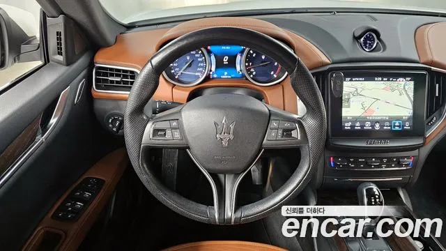 Maserati Ghibli 2017 — фото 13