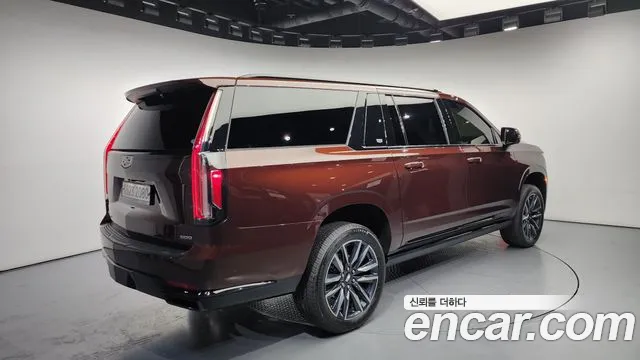 Cadillac Escalade 2022 — фото 2