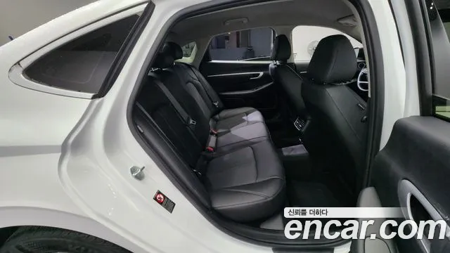 Hyundai Sonata 2022 — фото 12