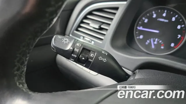 Hyundai AVANTE 2017 — фото 19