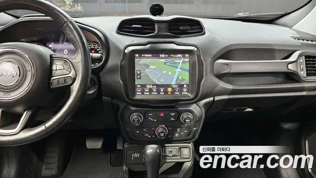 Jeep Renegade 2018 — фото 15
