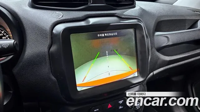 Jeep Renegade 2018 — фото 17