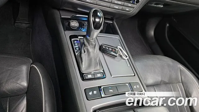 Hyundai Genesis 2015 — фото 9