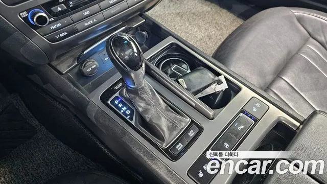 Hyundai Genesis 2016 — фото 9
