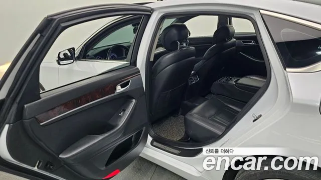 Hyundai Genesis 2016 — фото 12