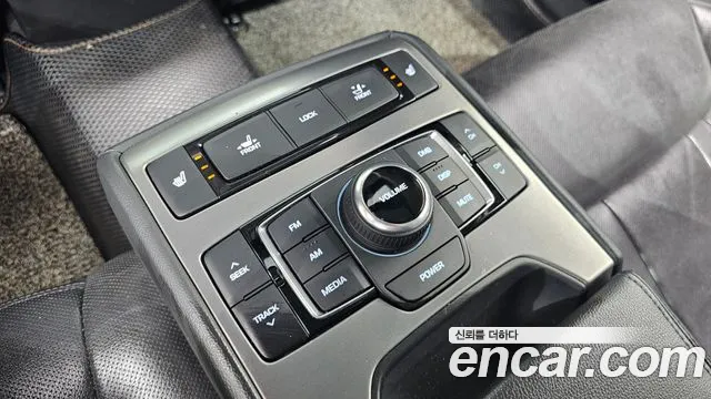 Hyundai Genesis 2016 — фото 19