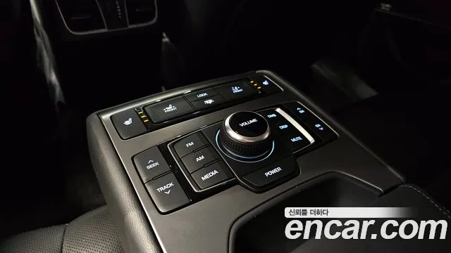 Hyundai Genesis 2016 — фото 19
