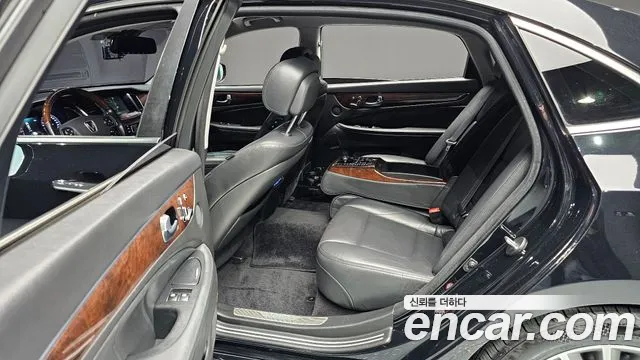 Hyundai Equus 2014 — фото 18