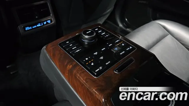 Hyundai Equus 2014 — фото 19