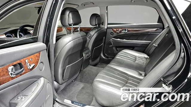 Hyundai Equus 2010 — фото 12