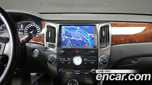 Hyundai Equus 2010 — фото 15