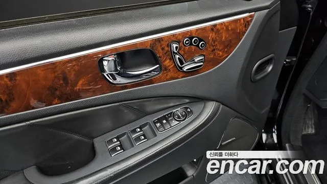 Hyundai Equus 2010 — фото 18