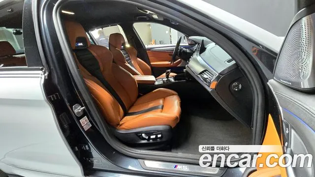 BMW M5 2018 — фото 11
