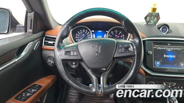 Maserati Ghibli 2016 — фото 13