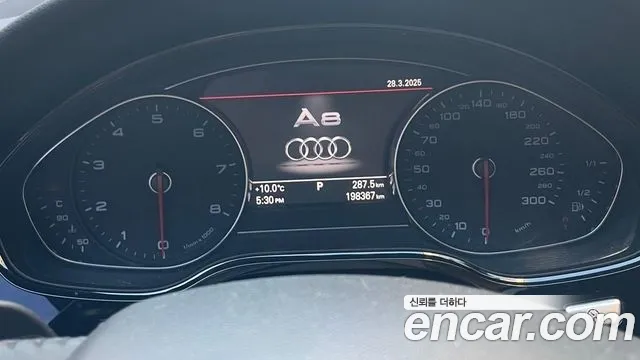 Audi A8 2011 — фото 18