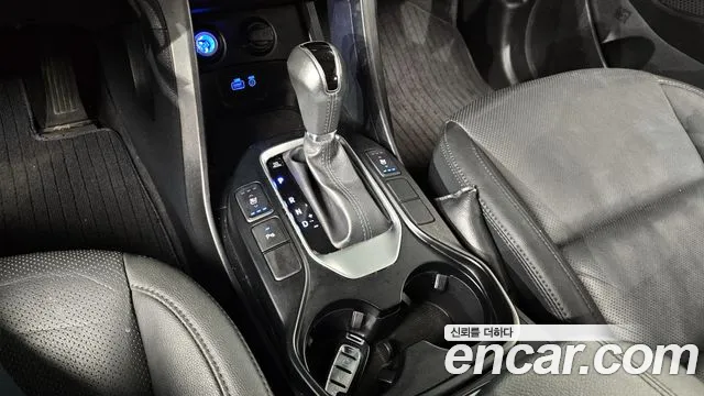 Hyundai Santafe 2018 — фото 9