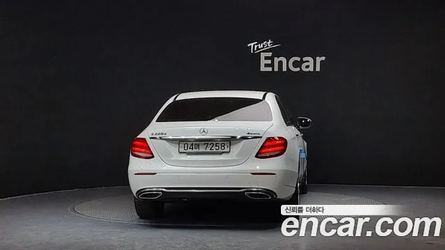 Mercedes-Benz E-Class 2018 — фото 4