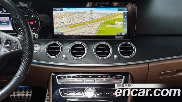 Mercedes-Benz E-Class 2018 — фото 17