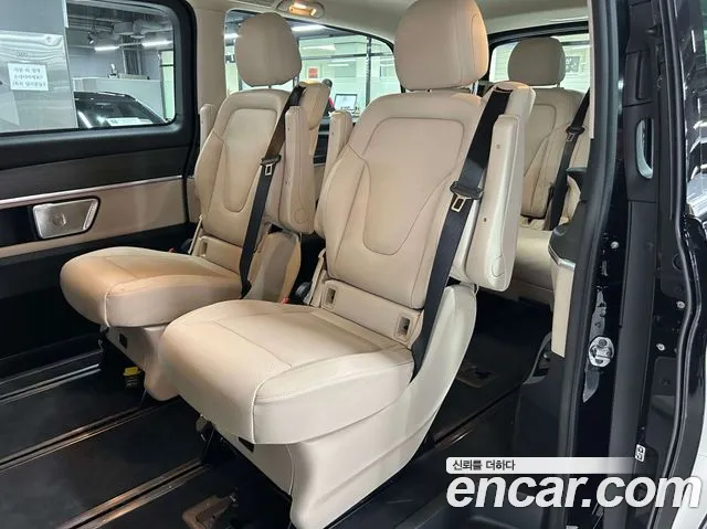 Mercedes-Benz V-Class 2025 — фото 14