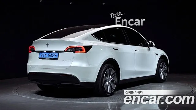 Tesla Model Y 2022 — фото 2