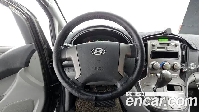 Hyundai Starex 2010 — фото 13