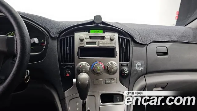 Hyundai Starex 2010 — фото 15