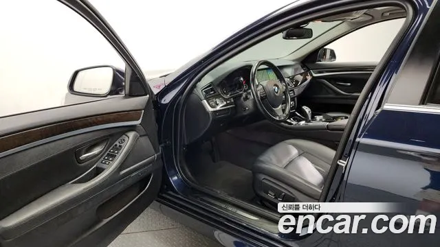 BMW 5-Series 2015 — фото 10