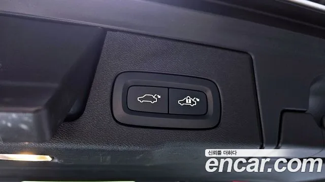 Volvo XC60 2020 — фото 19
